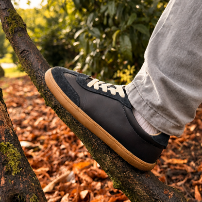 Kai Navy Leather Juniors Barefoot Trainer